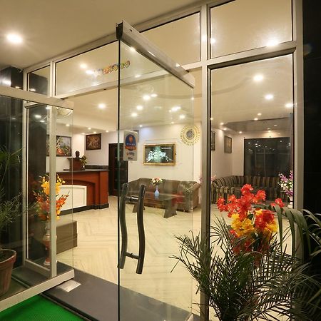 Hotel Katra Residency Bagian luar foto