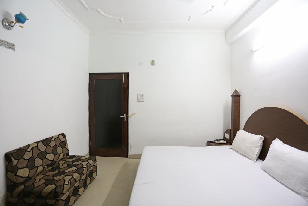 Hotel Katra Residency Bagian luar foto