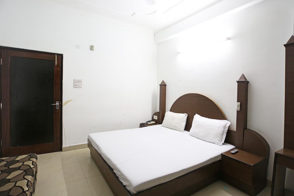Hotel Katra Residency Bagian luar foto