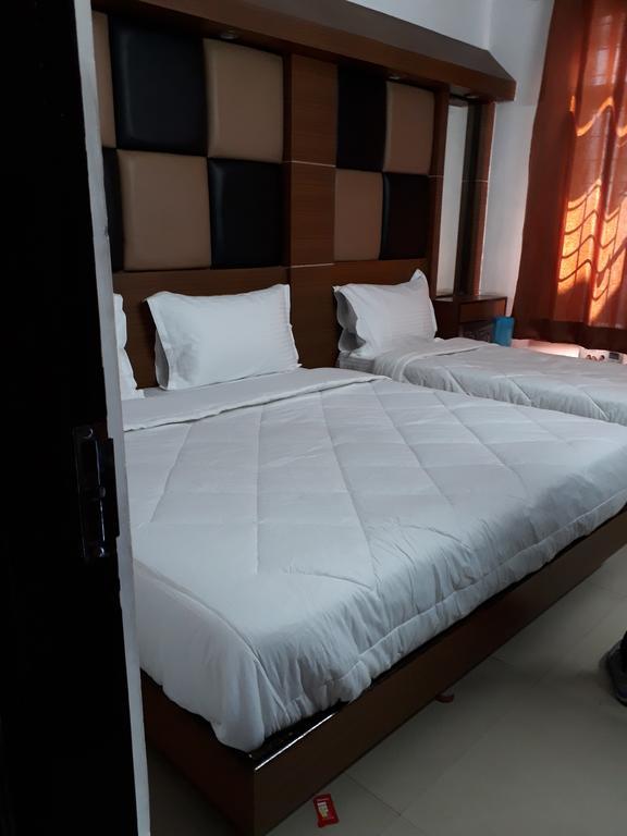 Hotel Katra Residency Bagian luar foto