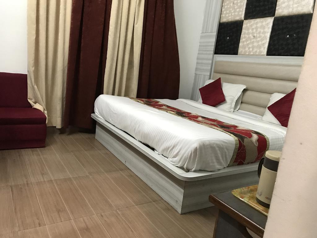 Hotel Katra Residency Ruang foto