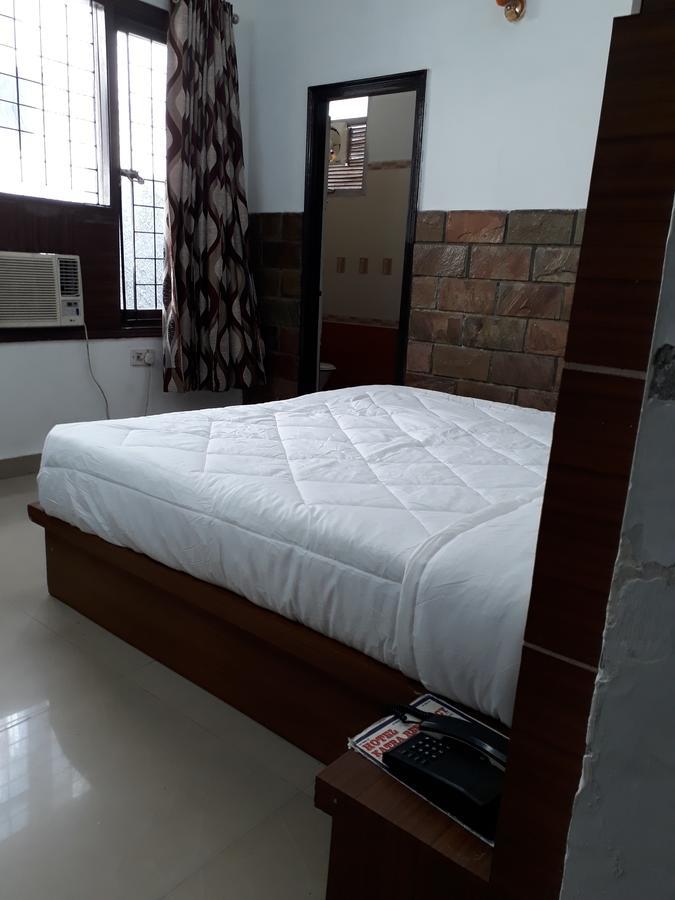 Hotel Katra Residency Bagian luar foto