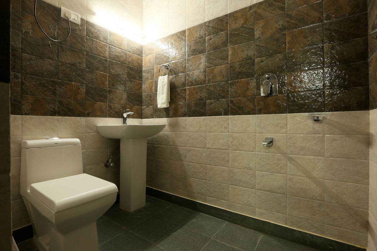 Hotel Katra Residency Bagian luar foto