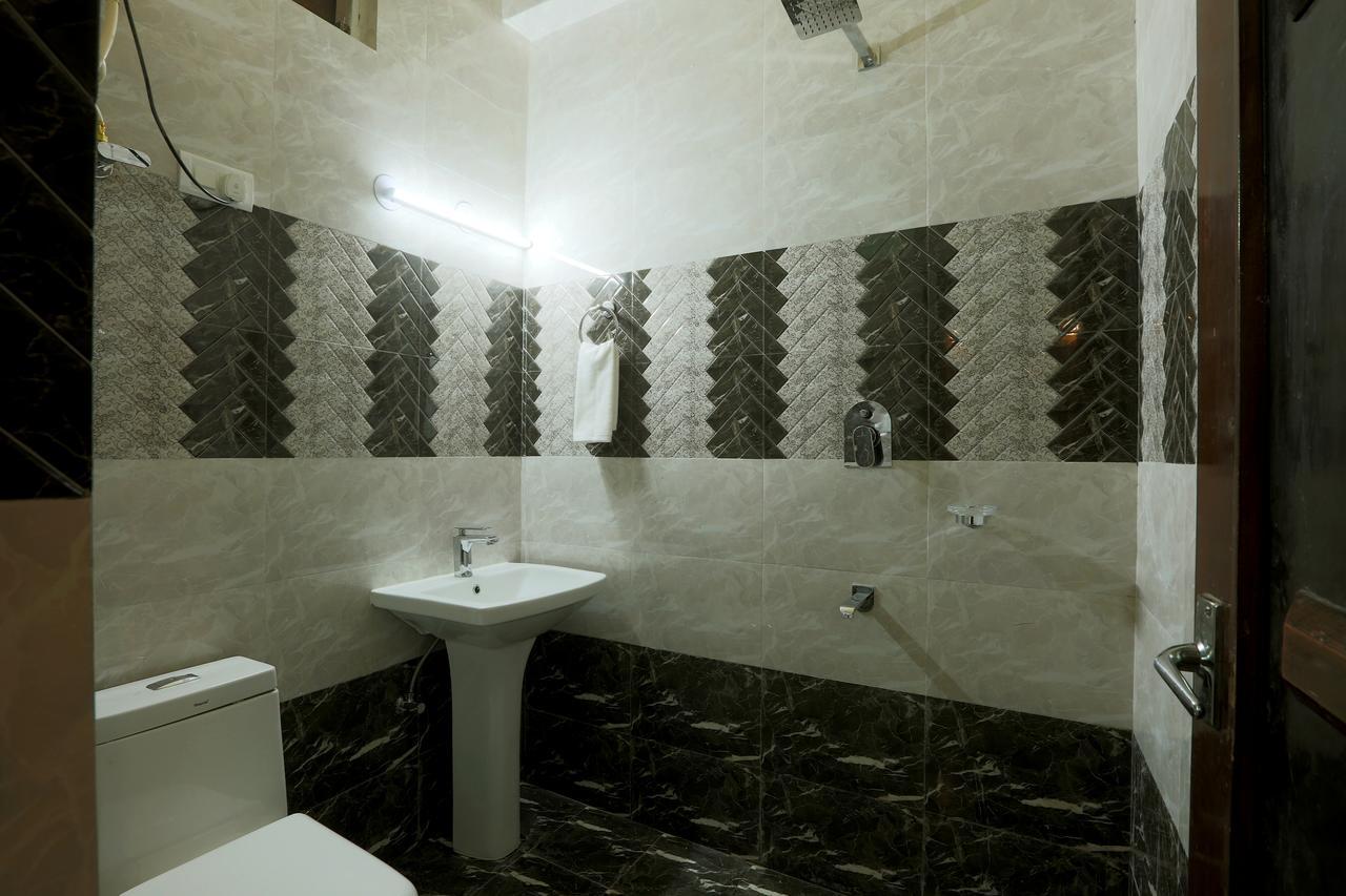 Hotel Katra Residency Bagian luar foto