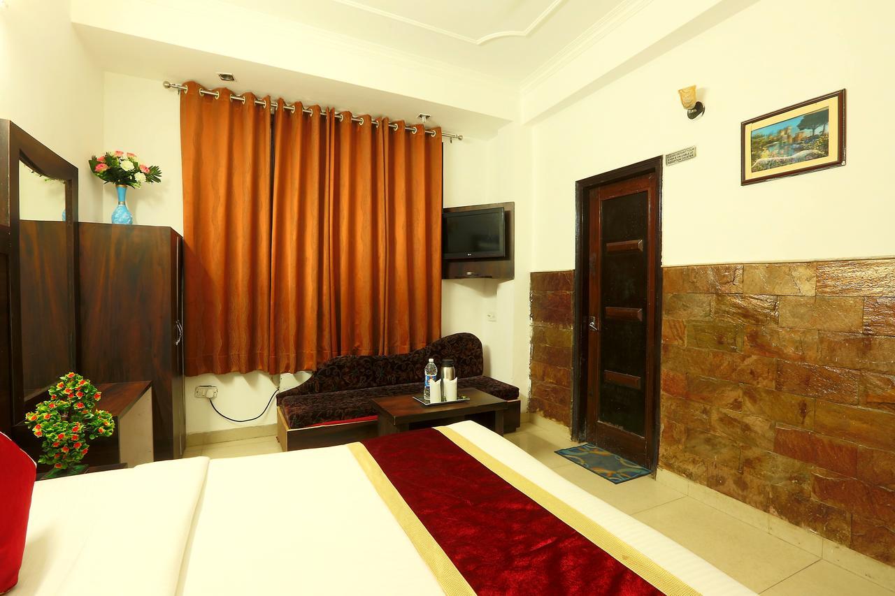 Hotel Katra Residency Bagian luar foto