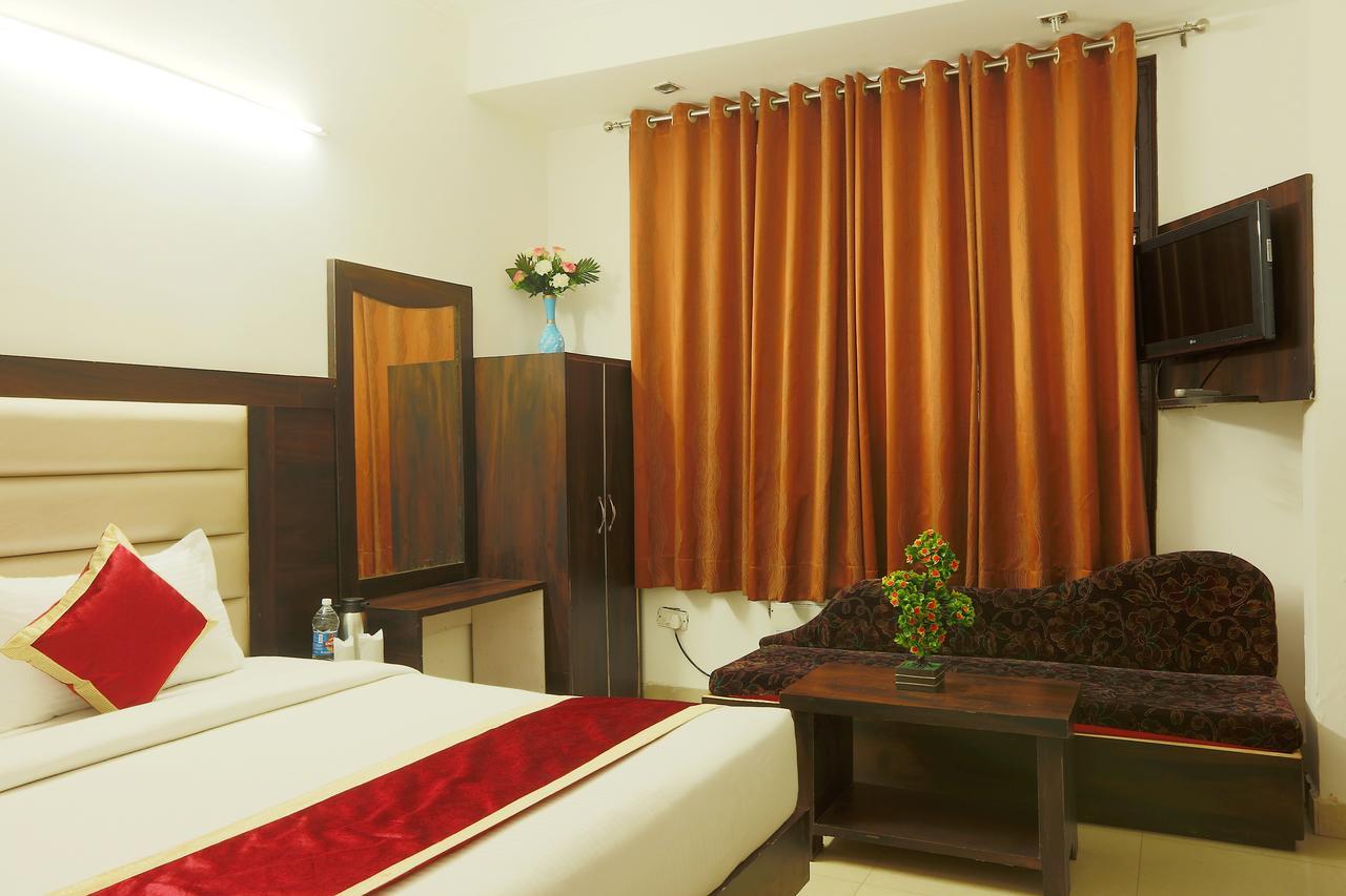 Hotel Katra Residency Bagian luar foto
