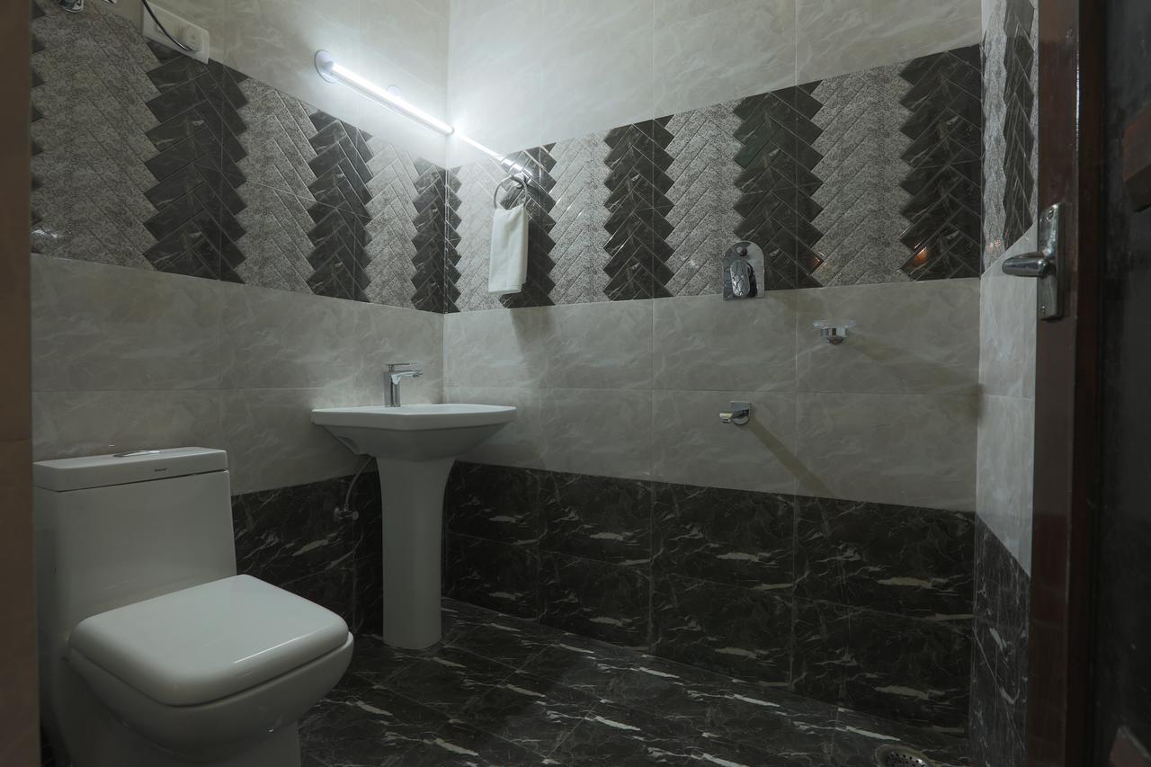 Hotel Katra Residency Bagian luar foto