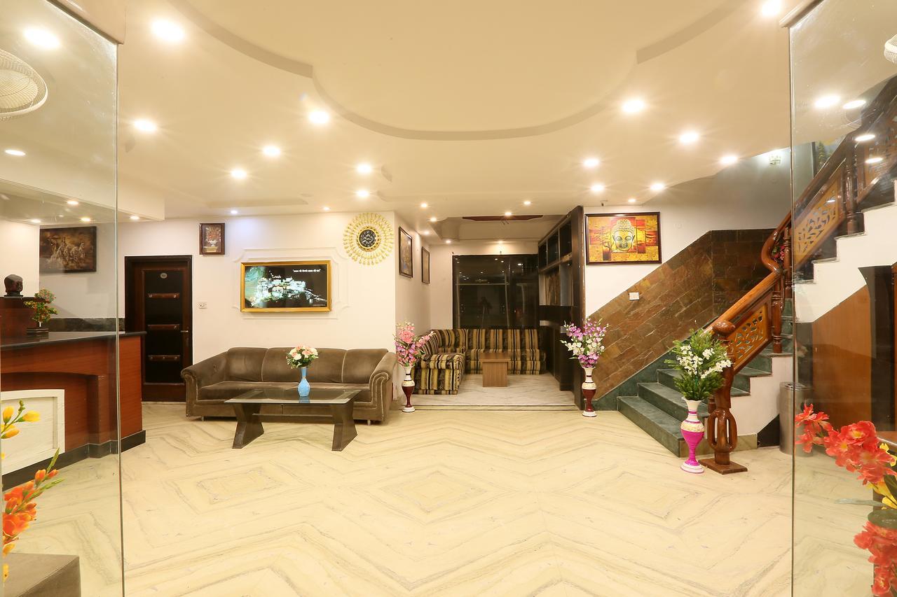 Hotel Katra Residency Bagian luar foto