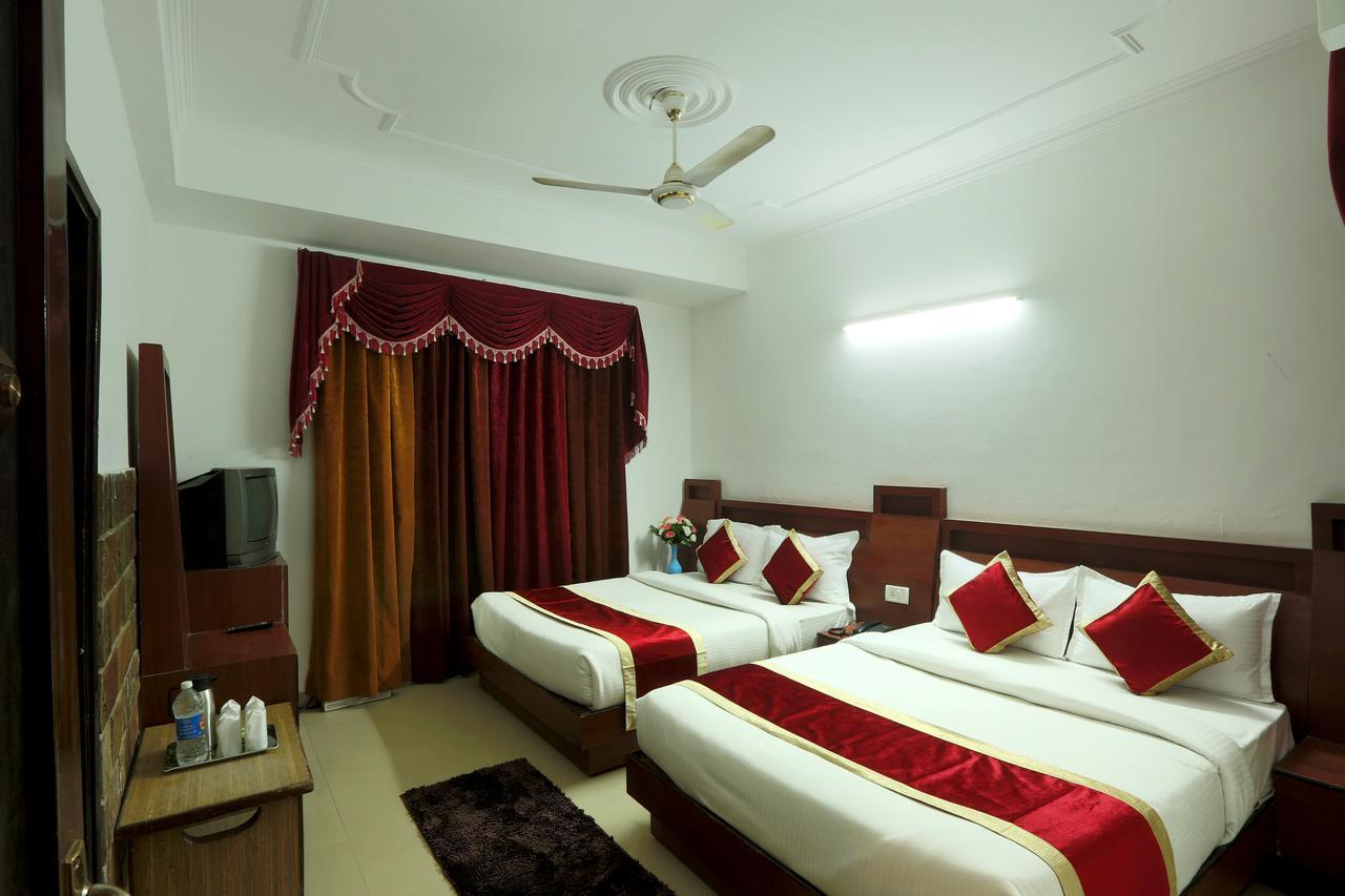 Hotel Katra Residency Bagian luar foto