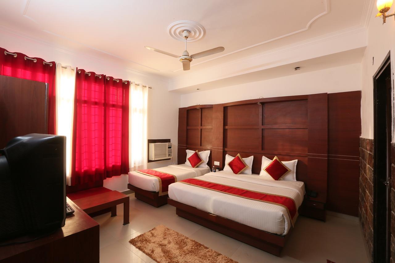Hotel Katra Residency Bagian luar foto