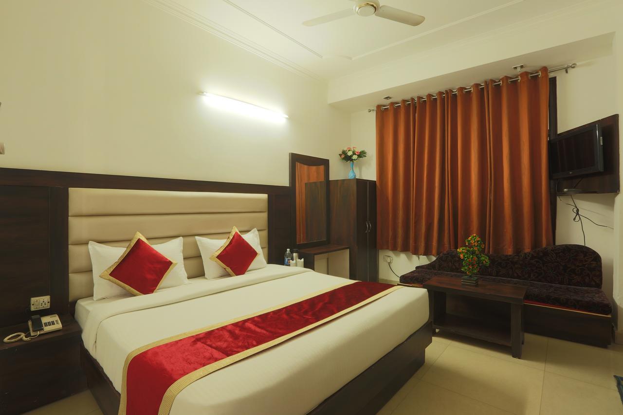 Hotel Katra Residency Bagian luar foto