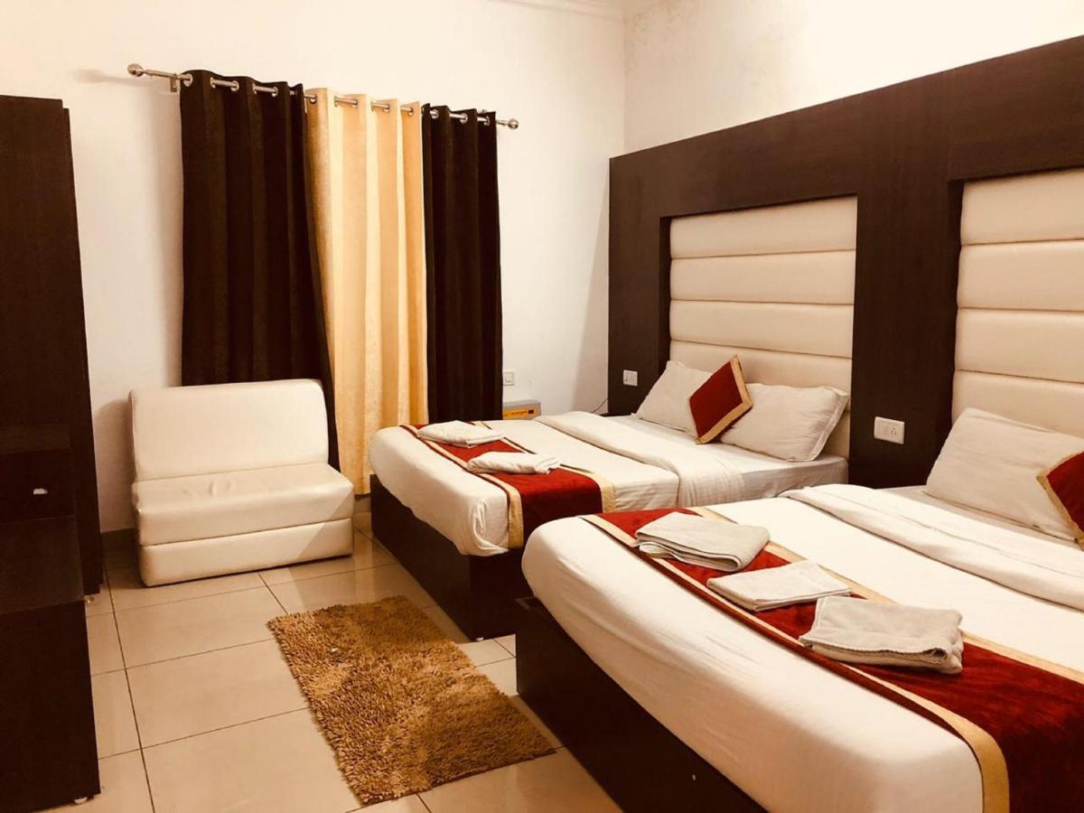 Hotel Katra Residency Bagian luar foto