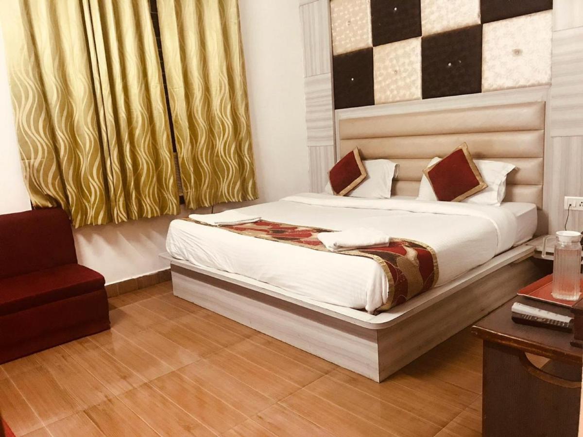 Hotel Katra Residency Bagian luar foto